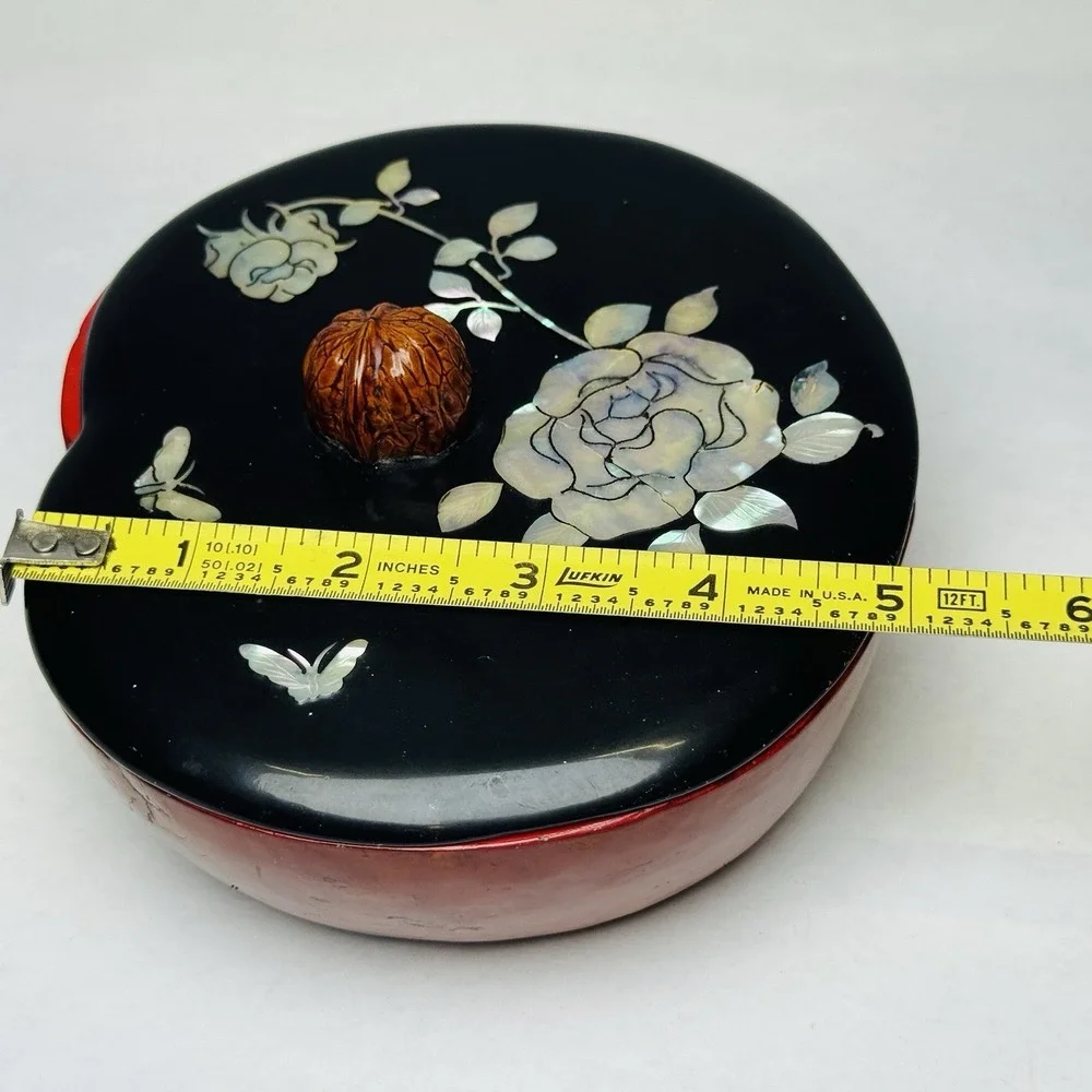 Vintage Japanese Inlaid Mother of Pearl Lacquer Peach Shaped Box w/Nut Look Lid